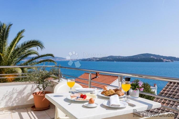 PREKRASAN OBITELJSKI HOTEL SA RESTORANOM, 80m DO MORA! - 2