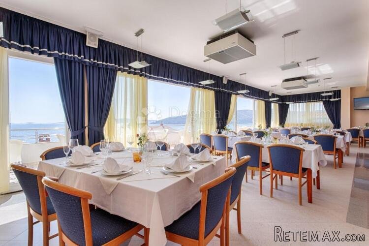 PREKRASAN OBITELJSKI HOTEL SA RESTORANOM, 80m DO MORA! - 3