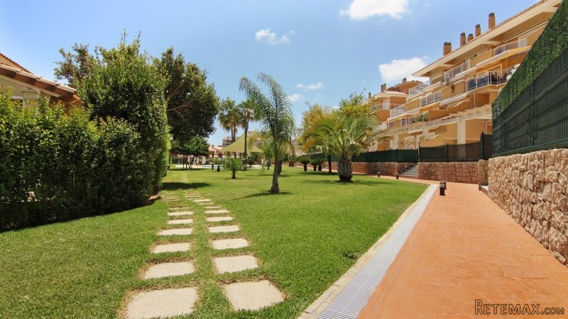 Lovely bright apartment in Javea near..