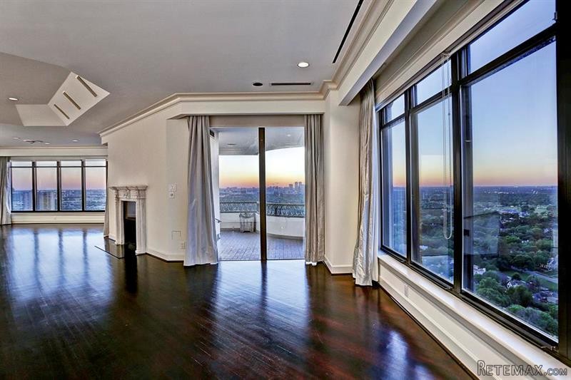 3 bedroom Flat For Sale: 2121 Kirby.. - 2