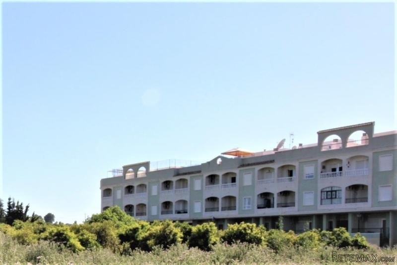 Apartment with roof top pool,25 minutes.. - 2