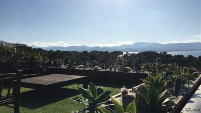 Villa with direct access to the sea - 2