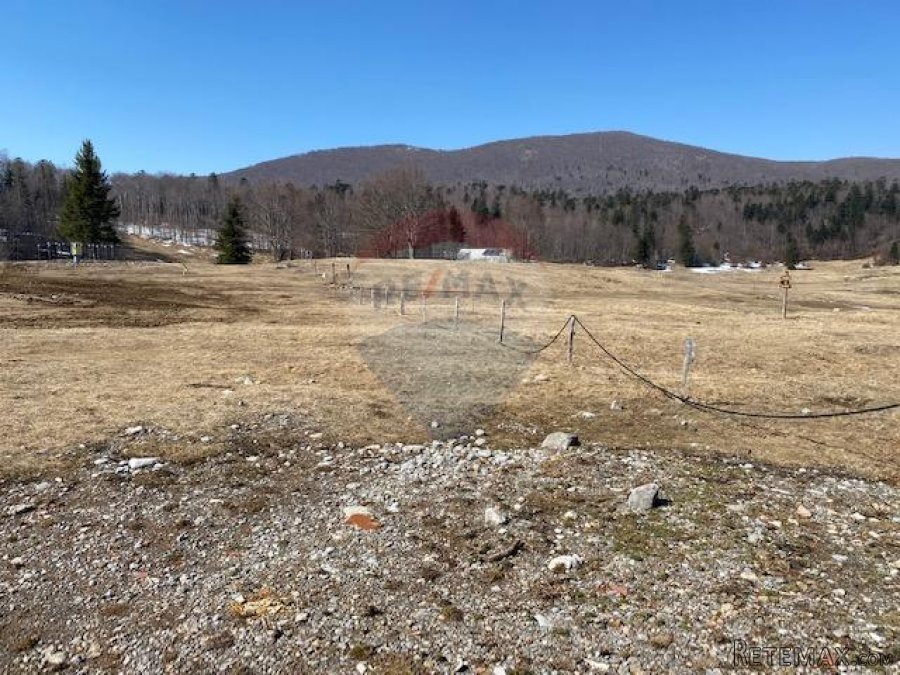 PLATAK - Građevinsko zemljište 4668 m2 - 3