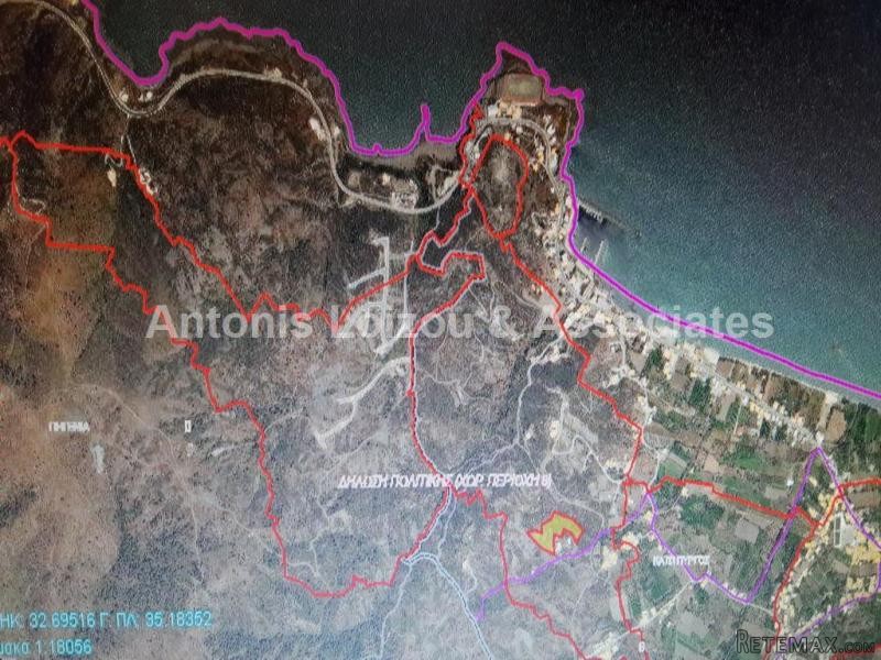 10,368m2 in Kato Pyrgos - 2