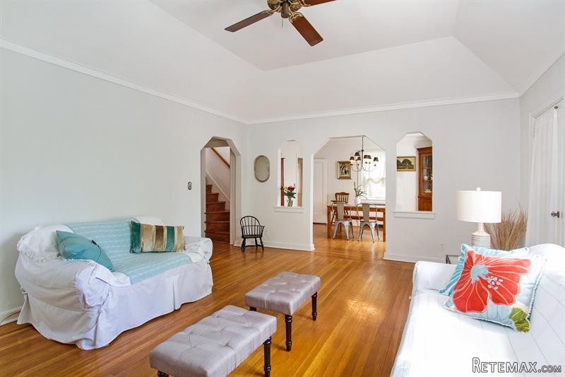 3 bedroom House For Sale: 8 Barnum Road.. - 2