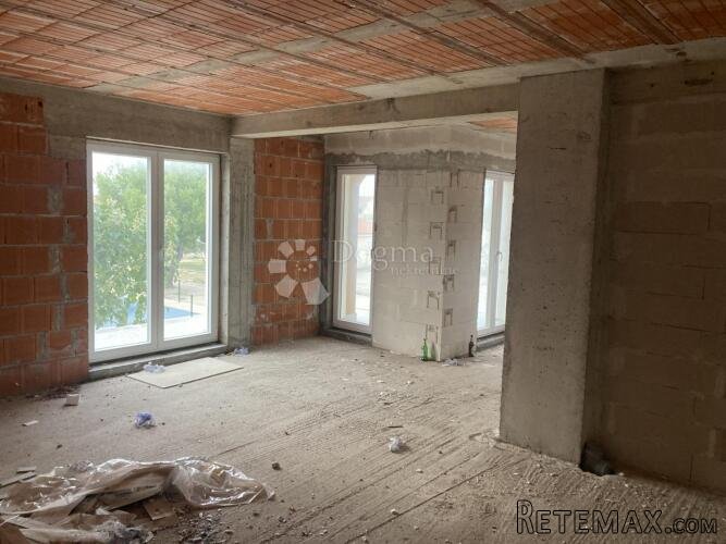 LOZOVAC – Prostor za najam – 120m², mogućnost prilagodbe pre