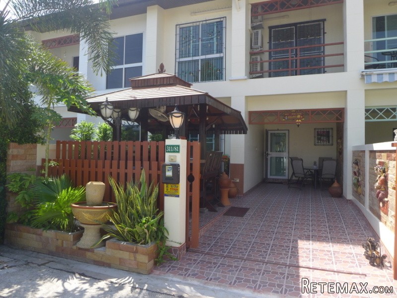 Modern quality 3 bed, 3 bath townhouse..