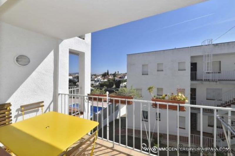 EMPURIABRAVA: Nice renovated apartment..