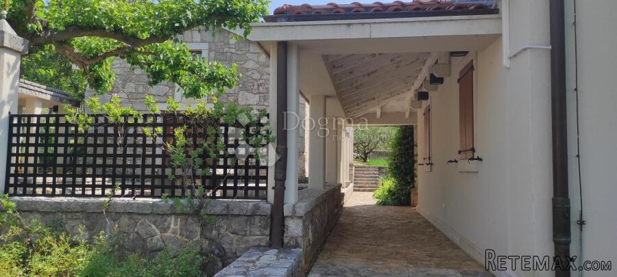 Samo u Dogmi -Kuća u unutrašnjosti Krka s imanjem - 2