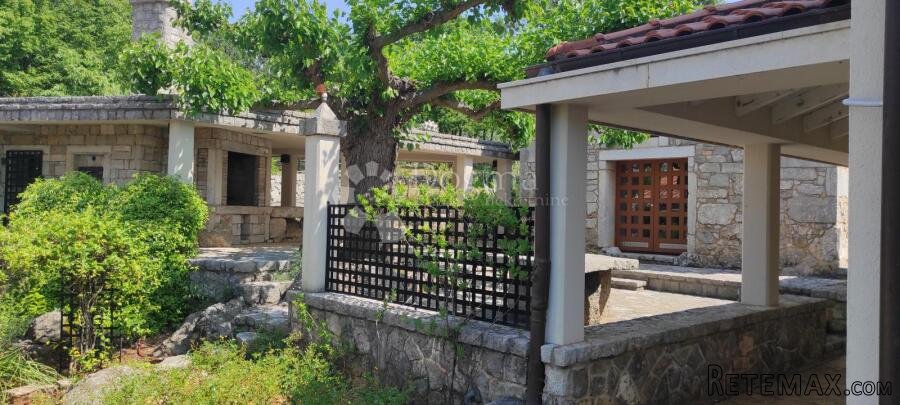 Samo u Dogmi -Kuća u unutrašnjosti Krka s imanjem - 3