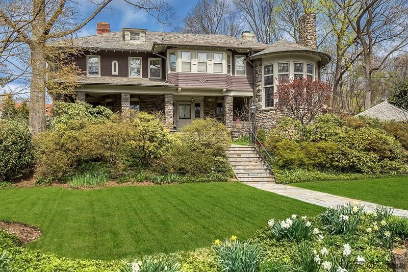 7 bedroom House For Sale: 7 Valley Road..