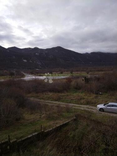 Kuća s potencijalom u srcu netaknute prirode - Grab (Gračac)