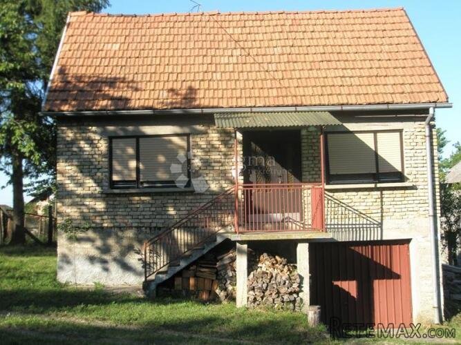 Donji Hrastovac- kuća sa velikim zemljištem