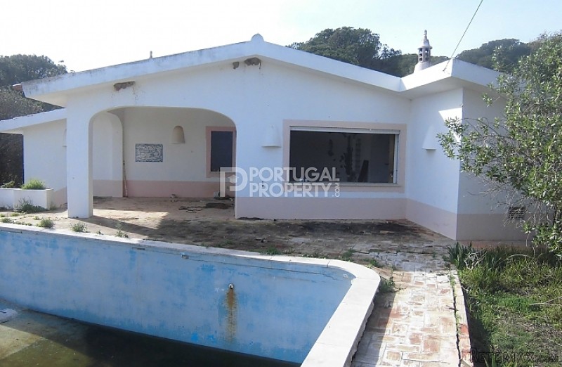 4000m2 Of Land Near Laranjal &.. - 2
