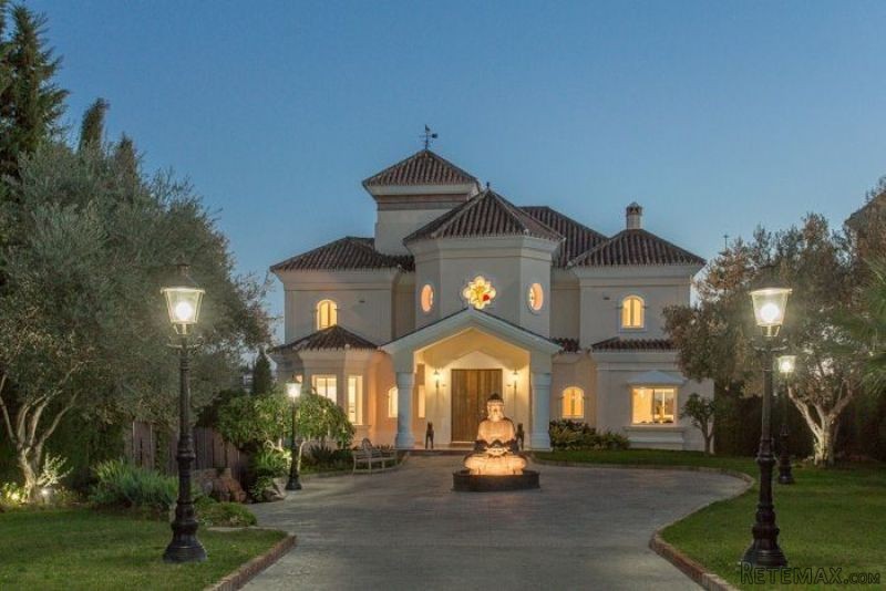 7 Bedrooms - Villas - Malaga - For Sale
