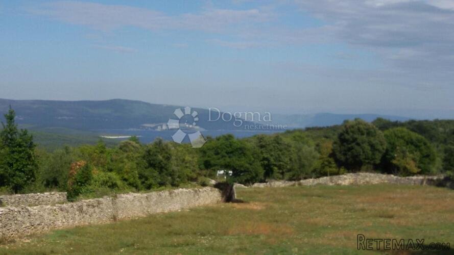 GRAĐEVINSKA PARCELA S POGLEDOM NA MORE!!!