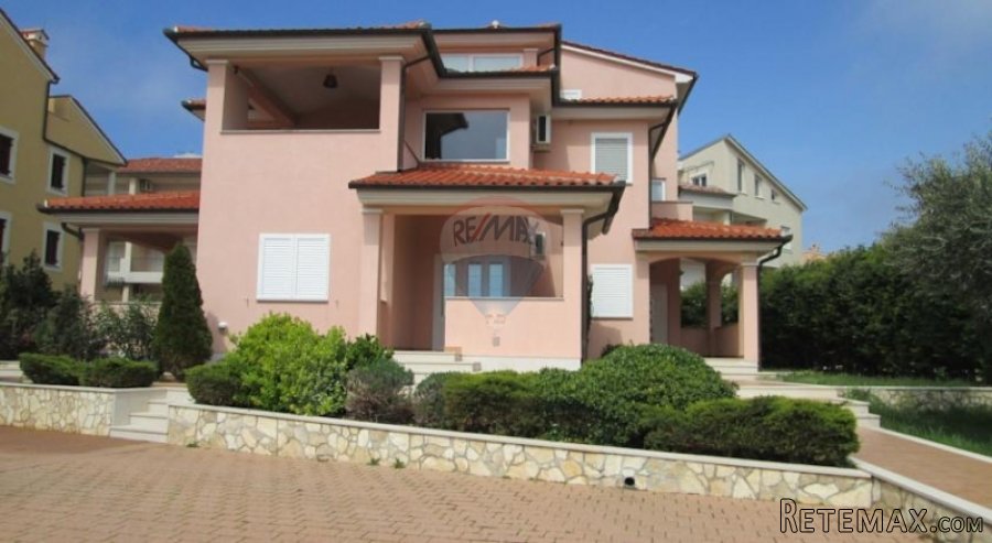 Premantura, Kuća sa 5 apartmana - 2