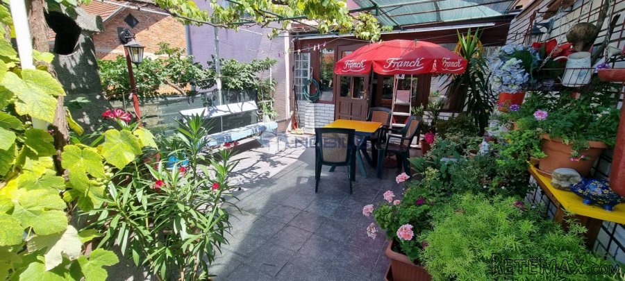 Zagreb, Kustošija, stan, prizemlje, 100m2 sa dvije terase