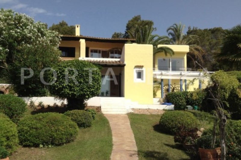 Charming villa in San Carlos with sea..