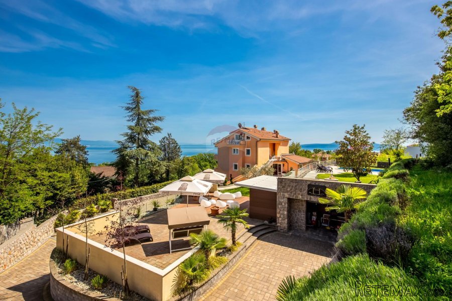 LOVRAN, Apartmanska vila sa luksuznim projektom
