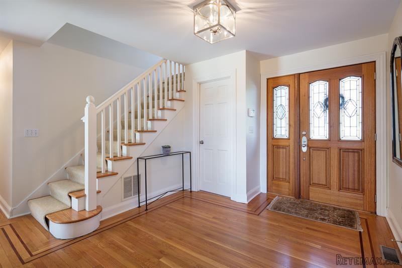 5 bedroom House For Sale: 570 Lake.. - 2