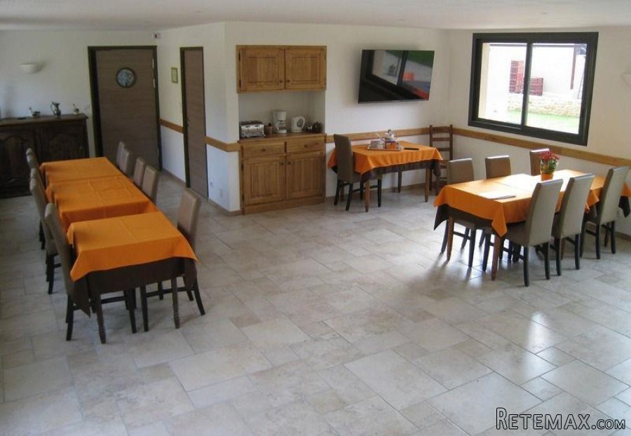 Near Domme (Dordogne) - 10 bed property is located in the most.. - 6