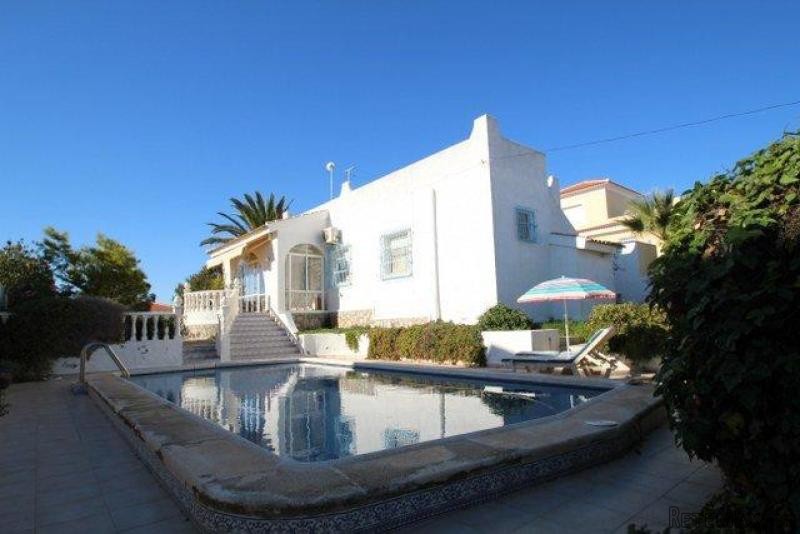 2 Bedrooms - Villa - Alicante - For Sale