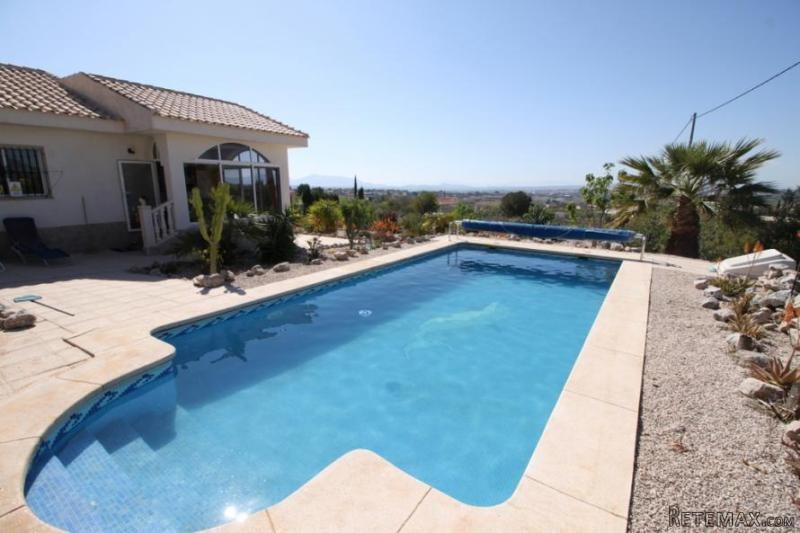 Beautiful in los Banos de Fortuna villa..