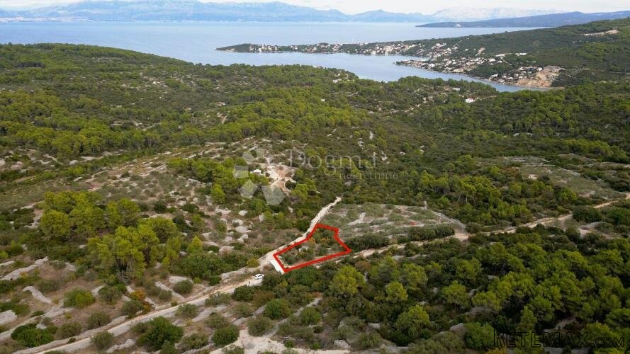Poljoprivredno zemljište 1482 m2 - Grohote, Šolta