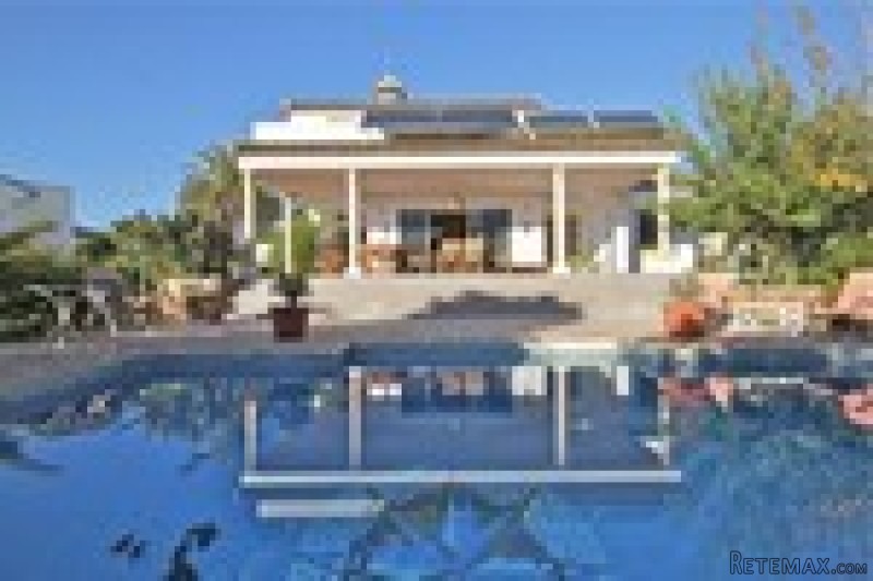4 Bedrooms - Villa - Malaga - For Sale