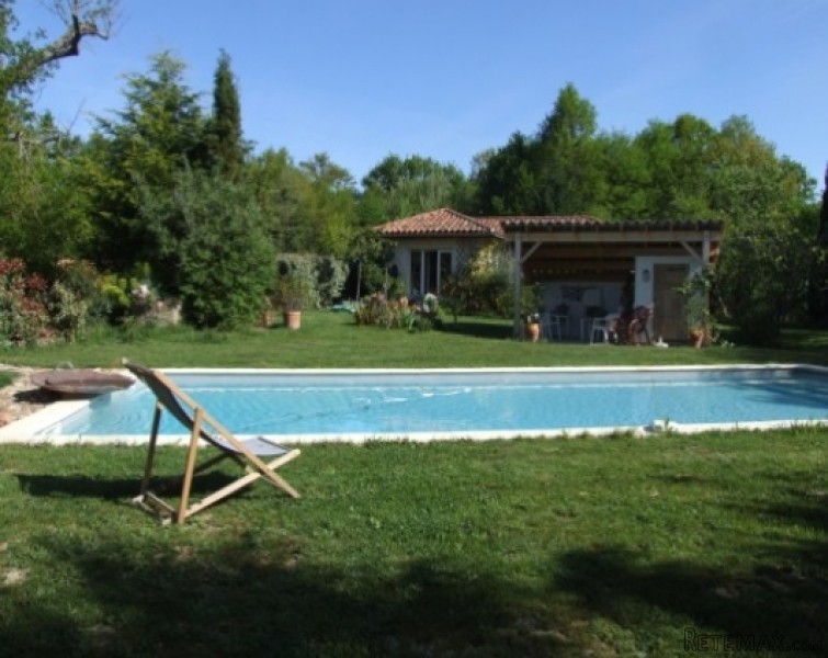 Pretty hamlet maison de maitre, summer.. - 2