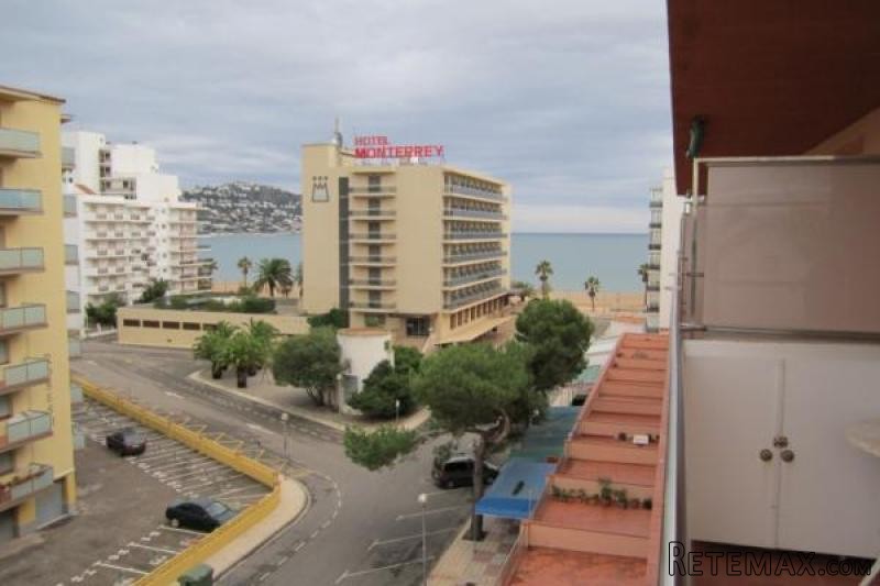 ROSES SANTA MARGARIDA: Nice apartment..