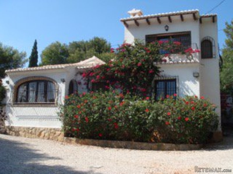 Character detached villa situated in..
