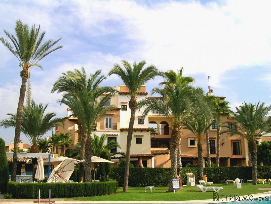 Ideal apartment in the urbanization Aldea Del Mar..