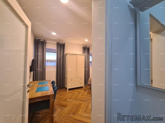 PRODAJA STANA S DVA APARTMANA – PULA - 2