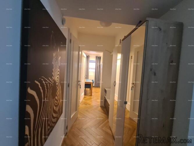 PRODAJA STANA S DVA APARTMANA – PULA - 3