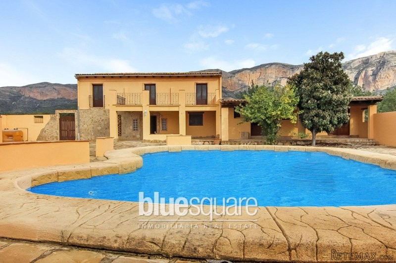 6 Bedroom Finca Style Villa Denia