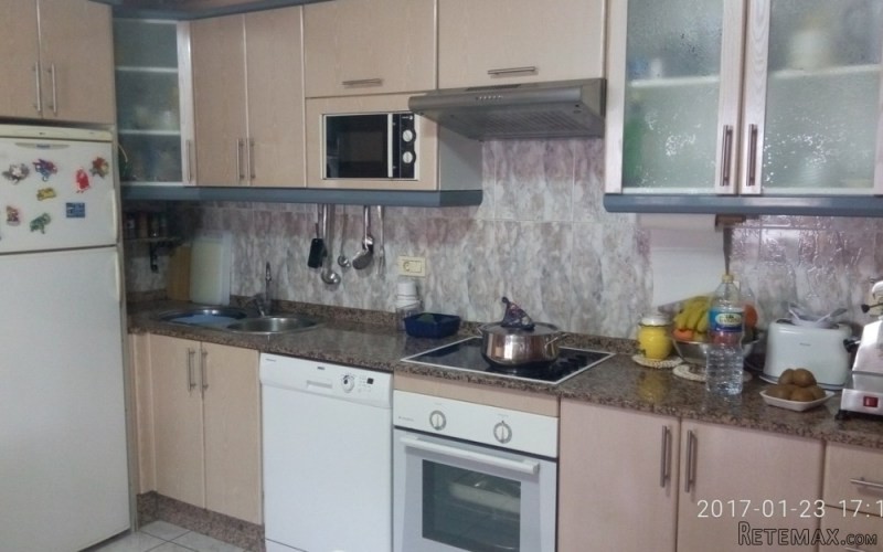 Four Bedroom Apartment on the east hill.. - 2