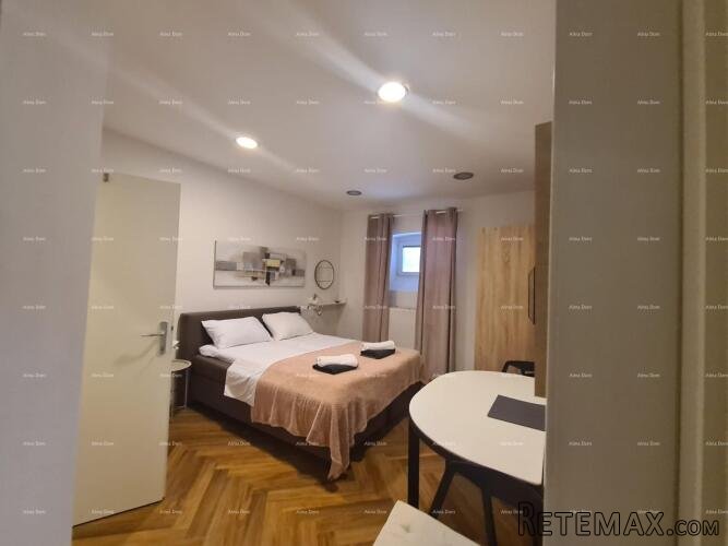 PRODAJA STANA S DVA APARTMANA – PULA - 4