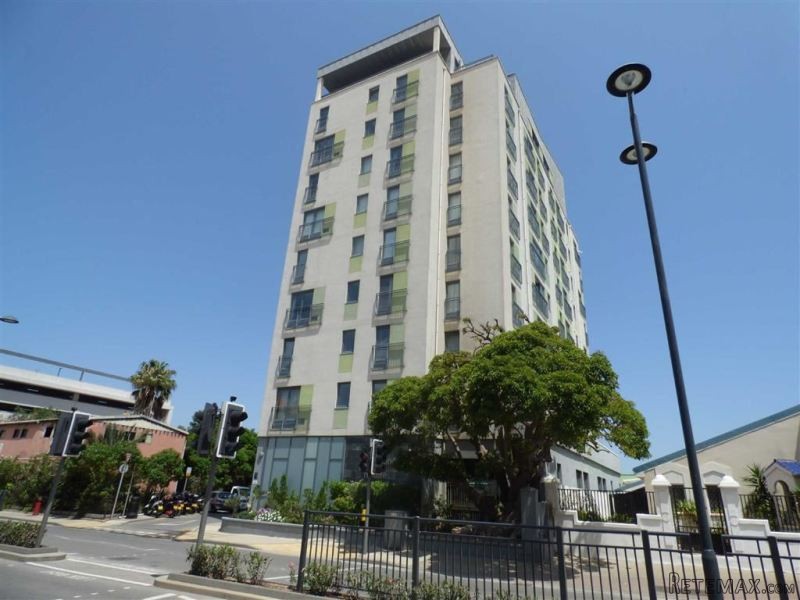 3 bed apartment in Filomena House