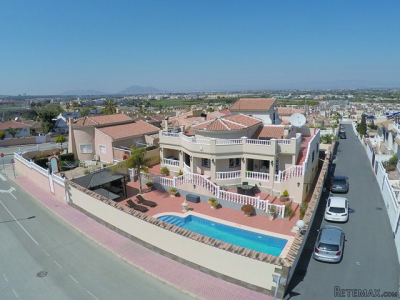Rojales 3 Beds 2 Baths villa - 2