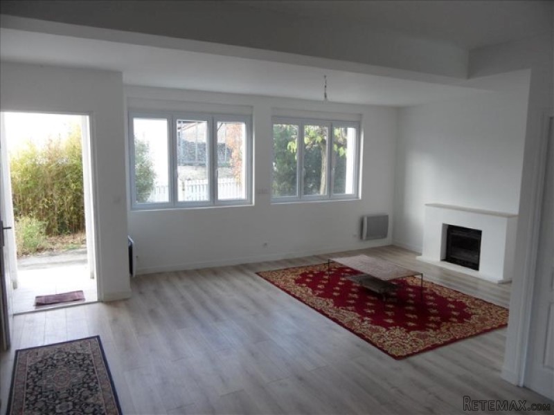 Three Bedroom House With Garden - 2