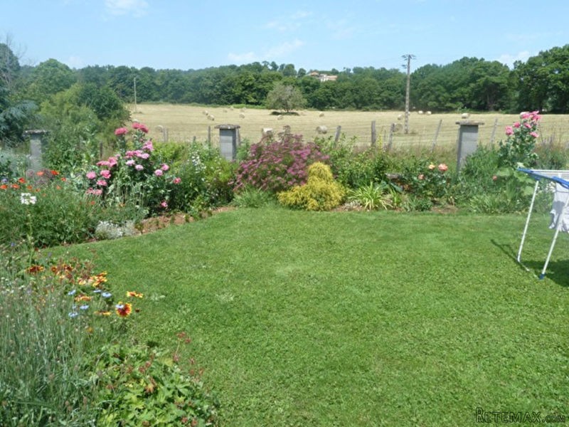 4 Bed Village House With Garden.. - 2