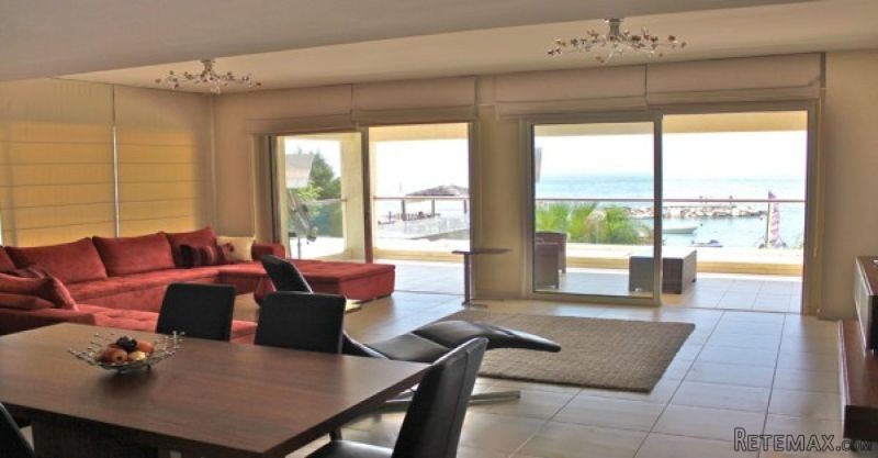 Beautiful apartment on the beach front