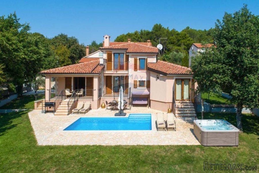 POREČ - rustikalna vila s bazenom