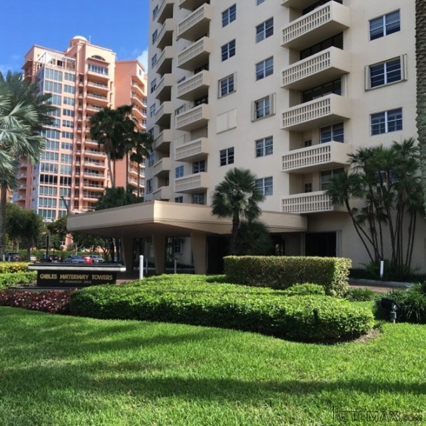3 bedroom Flat For Sale: 90 Edgewater..