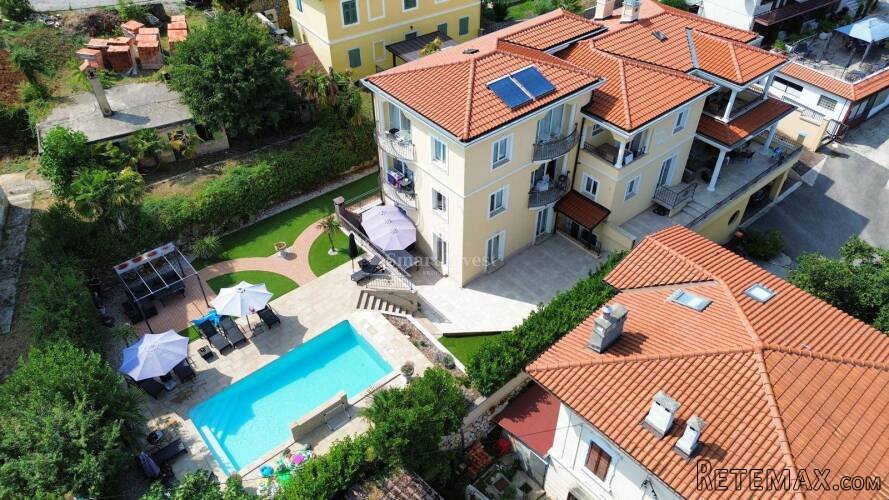 LOVRAN, luksuzni dvoetažni stan s pogledom na more u vili s.. - 2