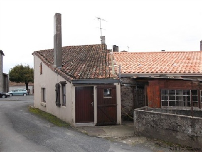 3 Bedroom House For Sale - 2