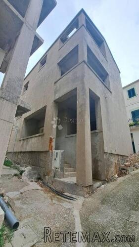 Igrane – kuća 70m od mora, 3 apartmana, pogled