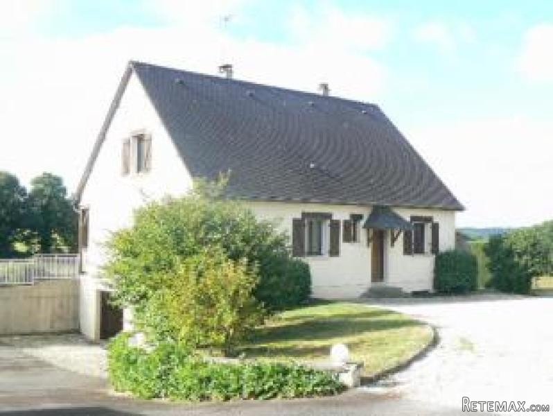 Neat Detached House in Nice Setting